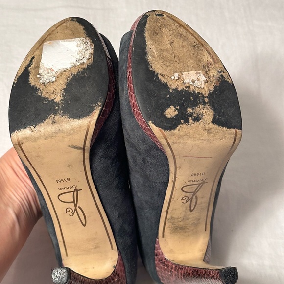 Joan & David 5 inch suede heels, size 8.5 - Picture 2 of 6